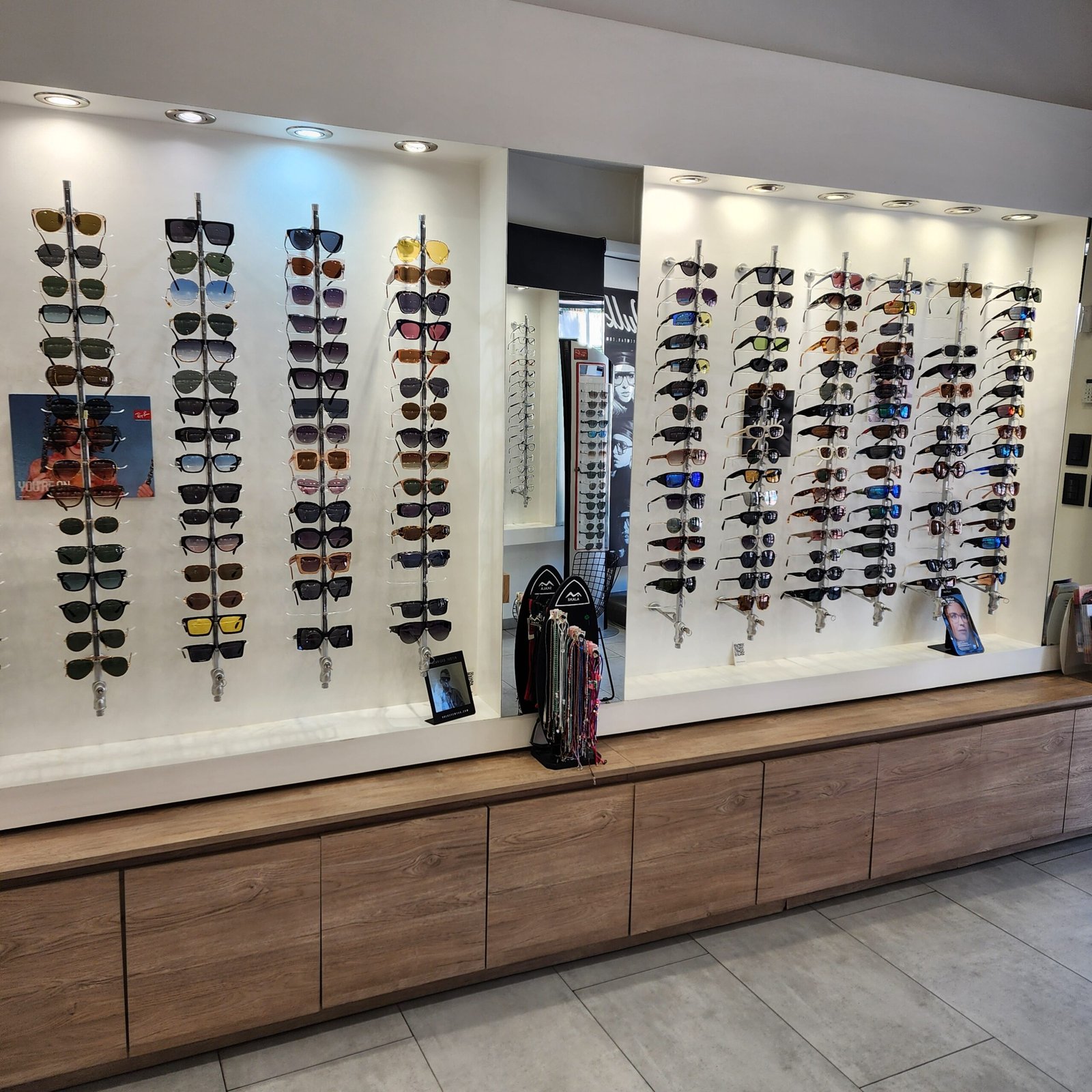 Sucursal OneVision en Esteban Adrogué 1289, Adrogué Centro