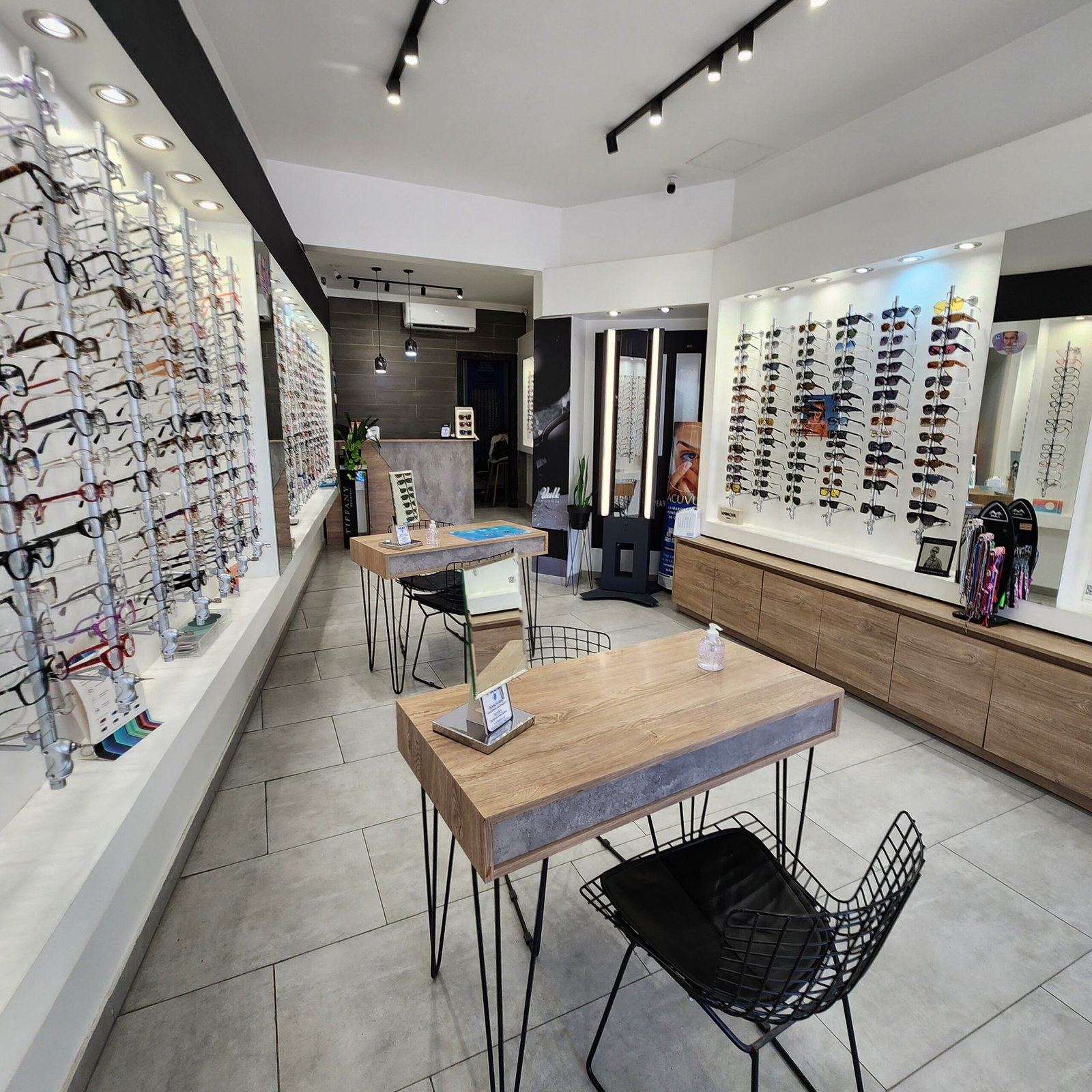 Sucursal OneVision en Esteban Adrogué 1289, Adrogué Centro