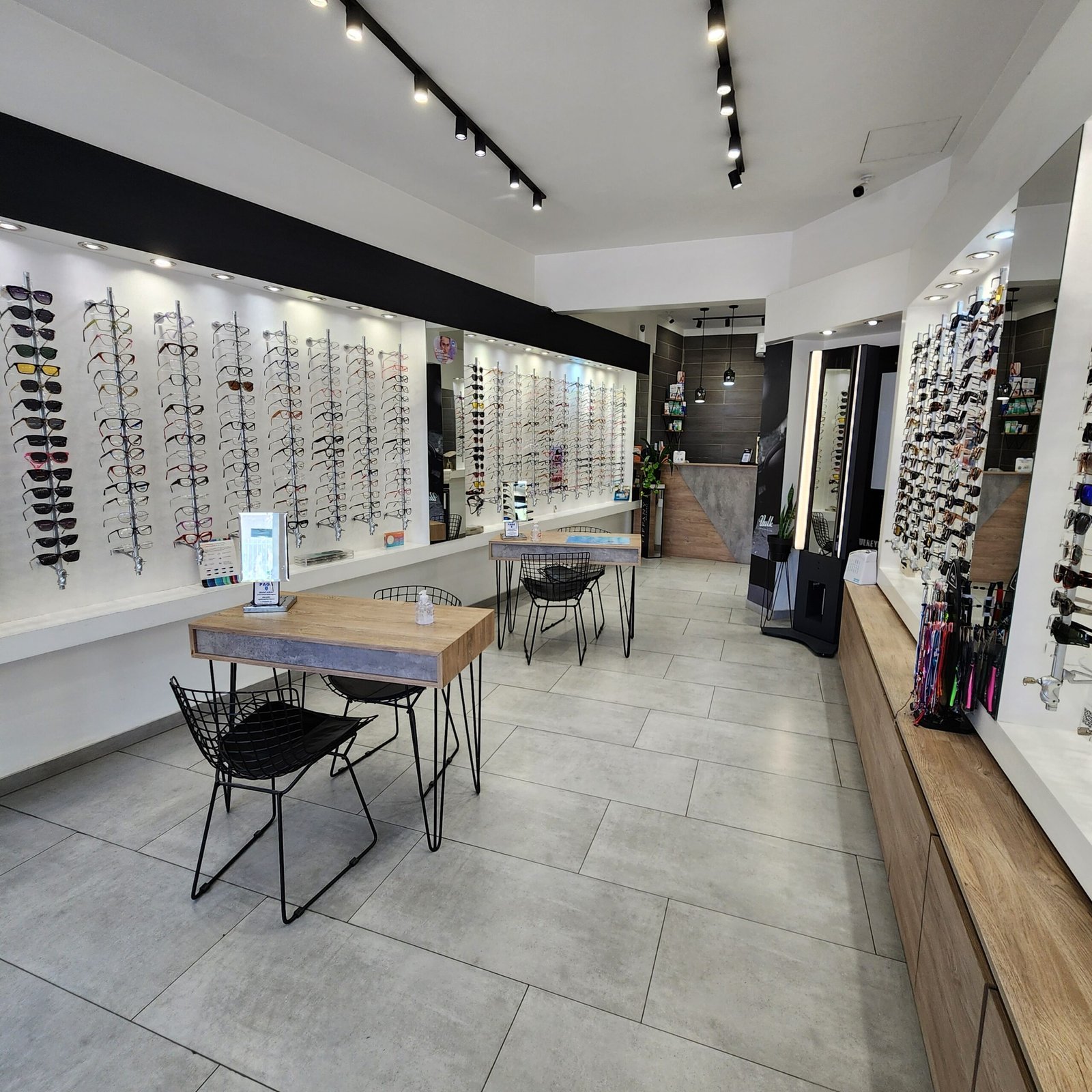 Sucursal OneVision en Esteban Adrogué 1289, Adrogué Centro